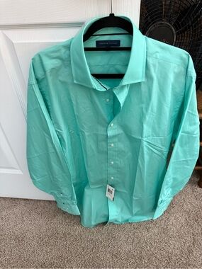 Tommy Hilfiger Men's Seafoam Green Button-Down Dress Shirt New w tags